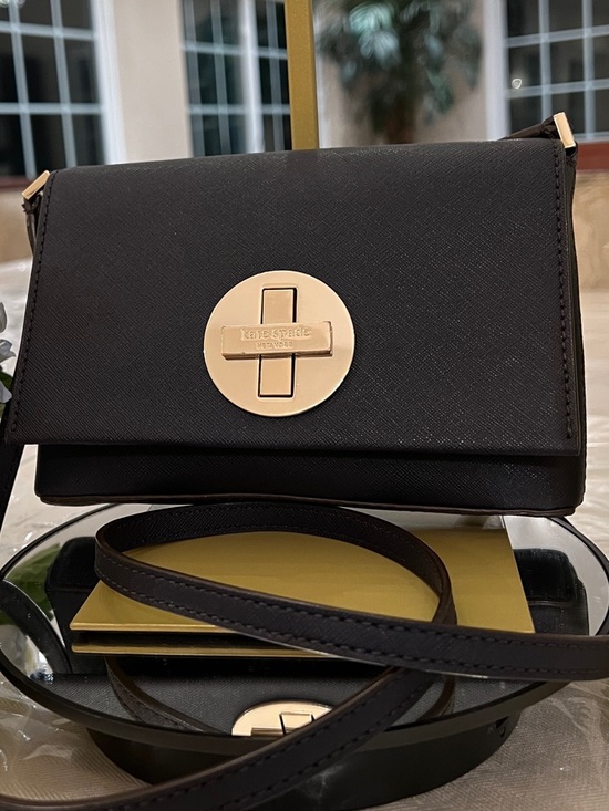 kate spade Handbags - Kate Spade New York Deep Navy Saffiano Turn Lock Crossbody Gold Hardware